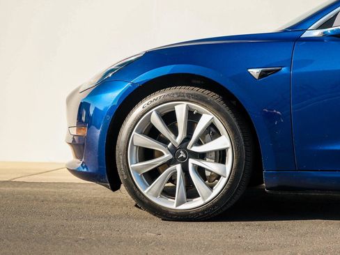 Used 2018 Tesla Model 3 Mid Range RWD image 39
