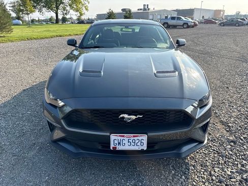 Used 2018 Ford Mustang Coupe RWD image 2