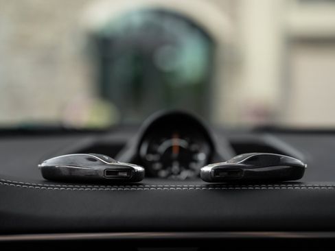 Used 2018 Porsche 911 GT2 RS RWD image 82