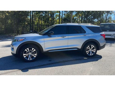 Used 2020 Ford Explorer Platinum w/ Premium Technology Package image 5