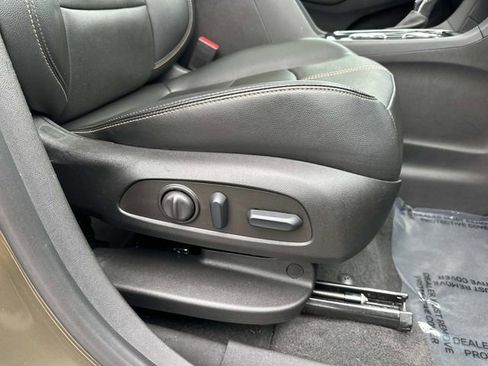 Used 2023 Chevrolet Equinox Premier FWD image 11