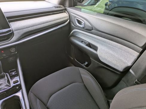 Used 2025 Jeep Compass Sport w/ Mopar Graphics Package image 19