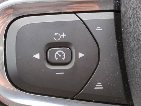 Certified 2024 Volvo XC40 B5 Core AWD/4WD image 21