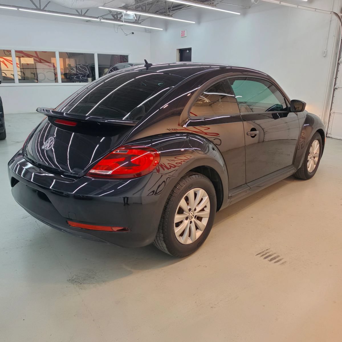 Used 2017 Volkswagen Beetle 1.8T S FWD image 6
