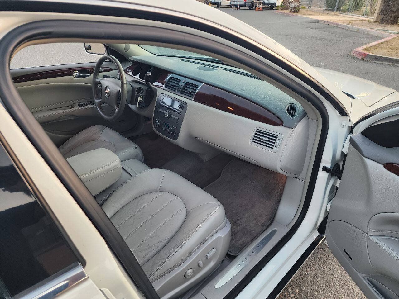 Used 2007 Buick Lucerne CXL w/ Luxury Package FWD image 18