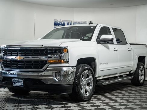 Used 2018 Chevrolet Silverado 1500 LT w/ LT Eassist Package image 3