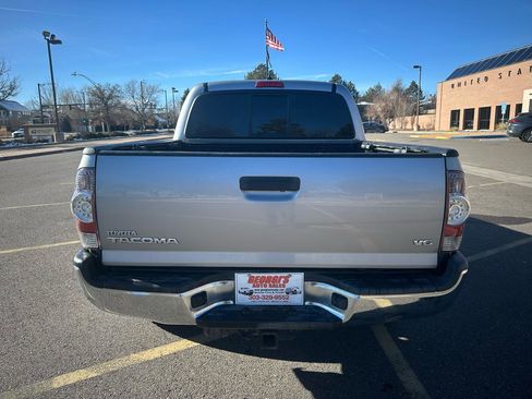 Used 2015 Toyota Tacoma 4x4 Double Cab w/ TRD Off-Road Package image 4
