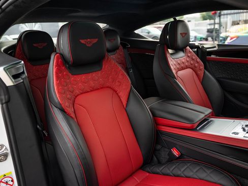 Used 2022 Bentley Continental GT image 38