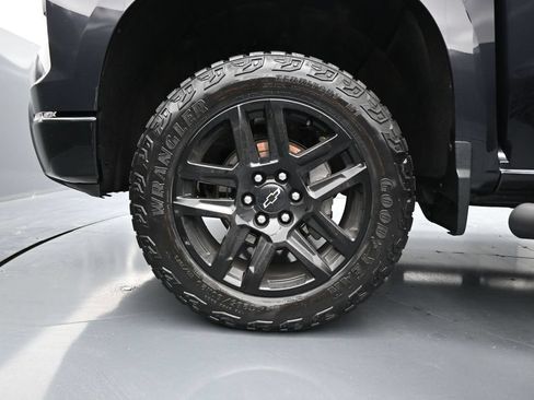 Used 2023 Chevrolet Silverado 1500 Custom Trail Boss AWD/4WD image 26