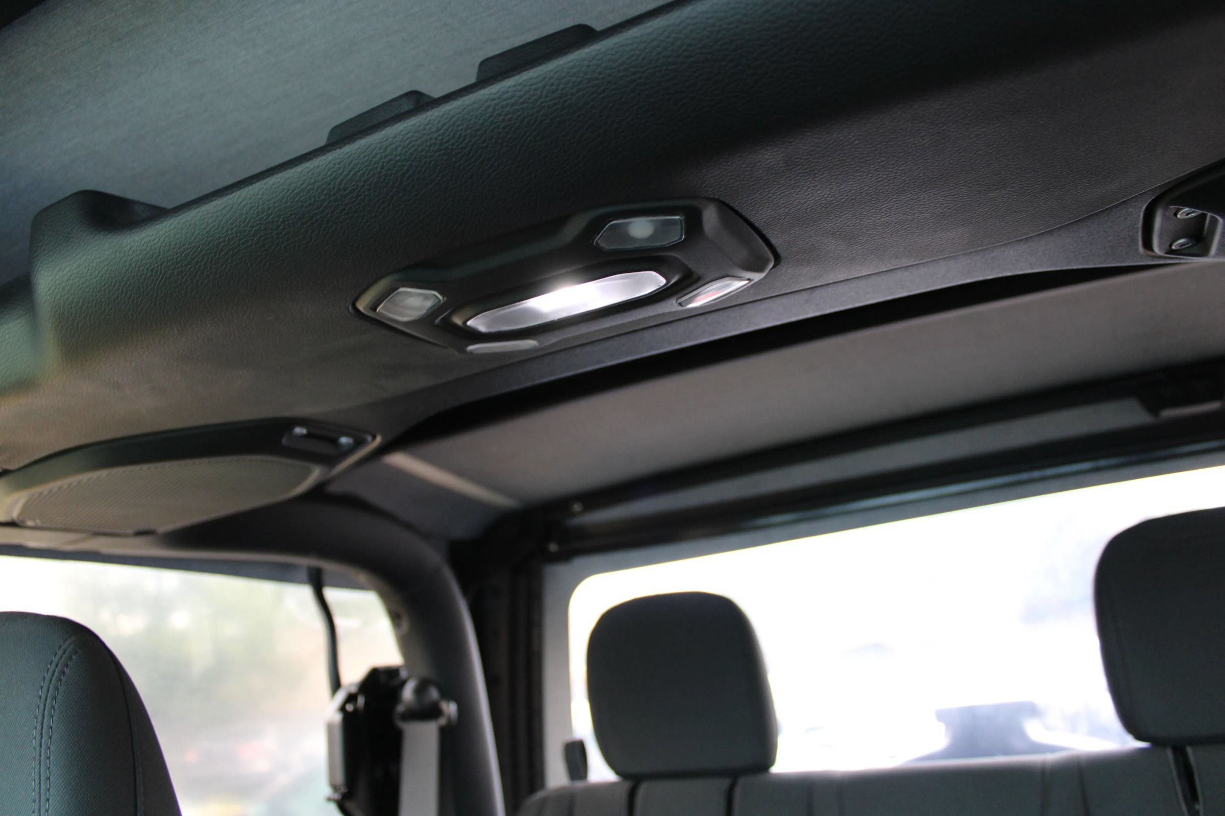 Used 2015 Jeep Wrangler Unlimited Sport AWD/4WD image 19