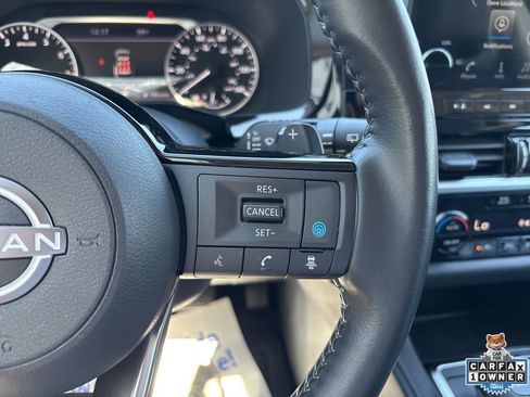 Used 2025 Nissan Pathfinder SL FWD image 63