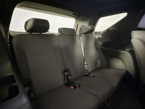 Used 2026 Chevrolet Traverse LT image 40