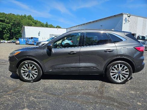 Certified 2020 Ford Escape Titanium w/ Titanium Premium Package 2.0 AWD/4WD image 8