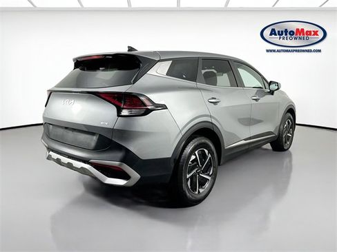 Used 2023 Kia Sportage LX image 2