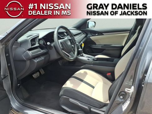 Used 2018 Honda Civic Sport image 24