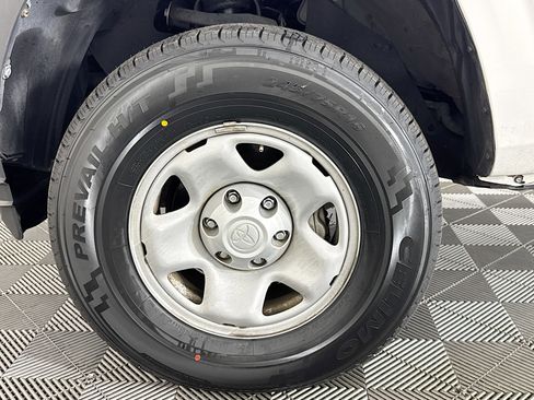 Used 2022 Toyota Tacoma SR image 33