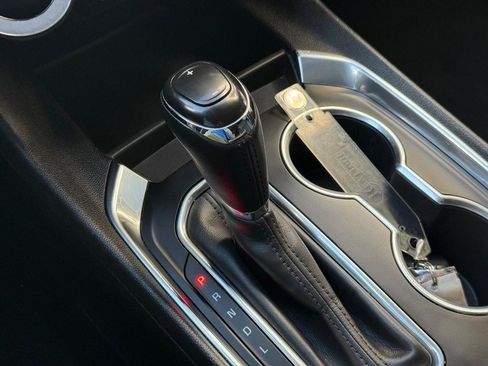 Used 2019 Chevrolet Traverse LT image 28