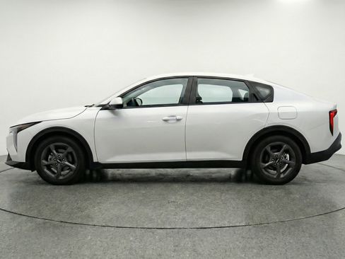 Used 2025 Kia K4 FWD image 5