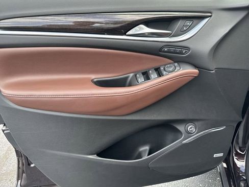 Used 2020 Buick Enclave Avenir w/ Avenir Technology Package FWD image 10
