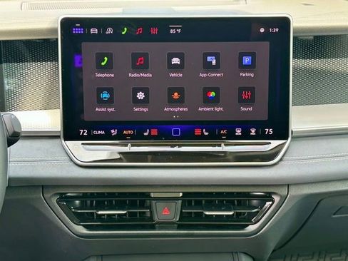 New 2026 Volkswagen Tiguan SE FWD image 23