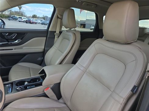 Used 2022 Lincoln Corsair FWD w/ Premium Package image 20