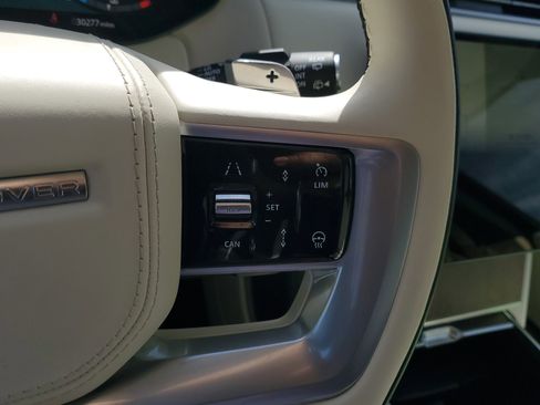 Used 2024 Land Rover Range Rover SE image 23