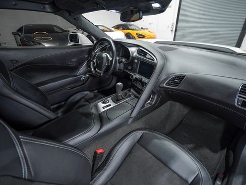 Used 2016 Chevrolet Corvette Z06 w/ 3LZ Preferred Equipment Group image 31