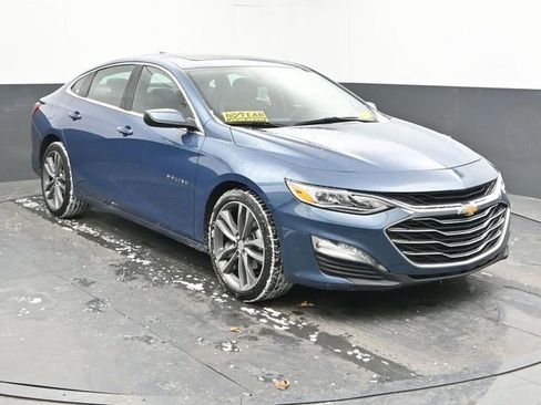 Used 2024 Chevrolet Malibu LT image 2