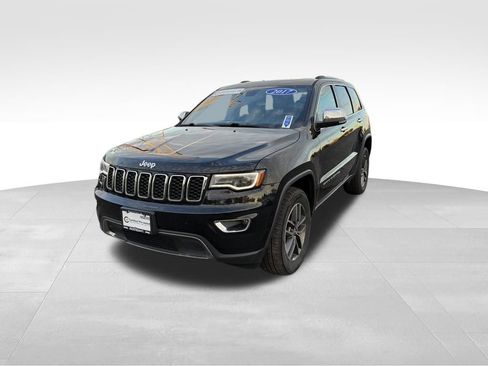 Used 2017 Jeep Grand Cherokee Limited w/ Luxury Group II image 3