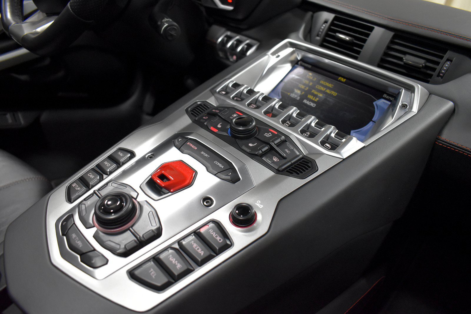 Used 2015 Lamborghini Aventador LP 700-4 AWD/4WD image 38
