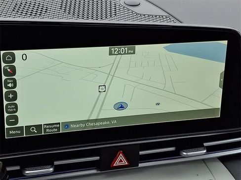 Used 2025 Hyundai Elantra Limited image 16