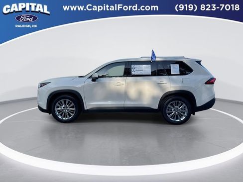 Used 2024 Toyota Grand Highlander AWD image 5