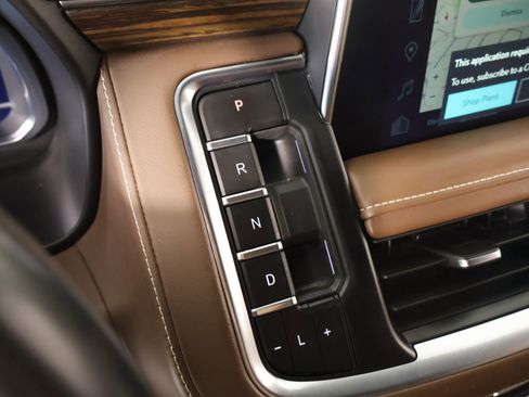 Used 2024 Chevrolet Tahoe High Country AWD/4WD image 8