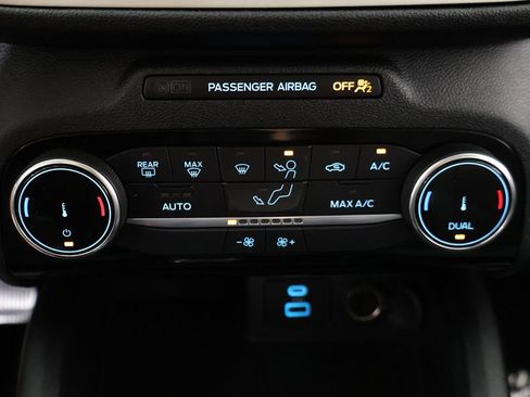 Used 2022 Ford Escape SE FWD image 46