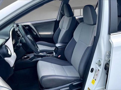 Used 2015 Toyota RAV4 XLE FWD image 25