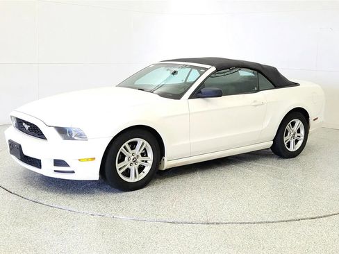 Used 2013 Ford Mustang V6 image 3