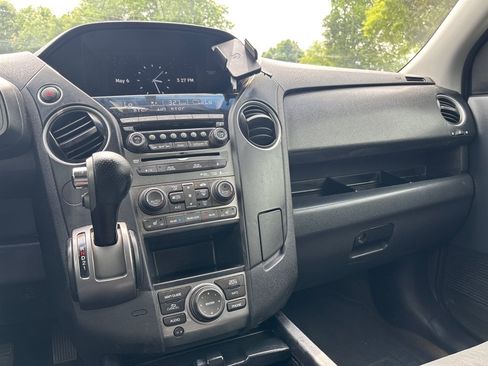 Used 2015 Honda Pilot Touring image 16