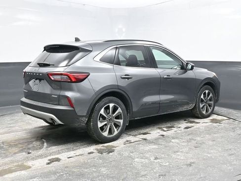 Used 2024 Ford Escape Platinum image 7