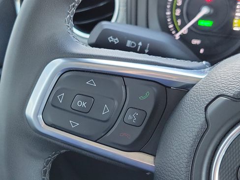 Used 2025 Jeep Wrangler Unlimited Sahara image 12