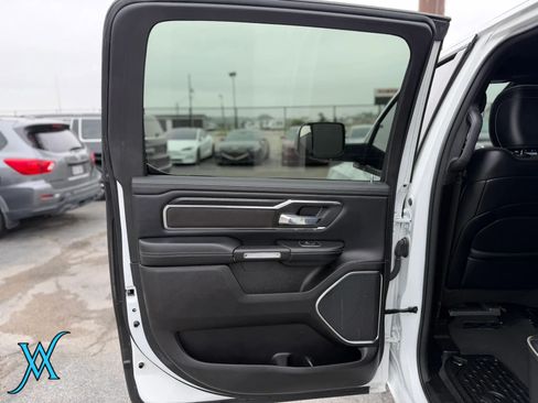 Used 2024 RAM 1500 Laramie AWD/4WD image 15