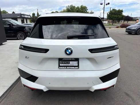 Used 2024 BMW iX xDrive50 w/ Sport Package AWD/4WD image 7