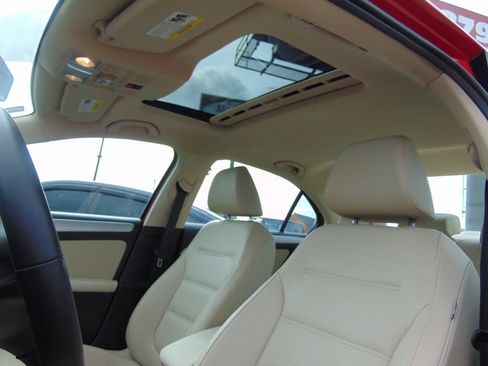 Used 2014 Volkswagen Jetta SE FWD image 31