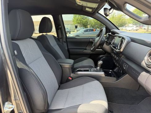 Certified 2023 Toyota Tacoma TRD Sport w/ Technology Package AWD/4WD image 27