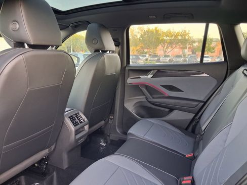 New 2026 Volkswagen Tiguan SE R-Line FWD image 5