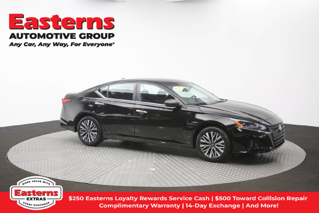 Used 2024 Nissan Altima 2.5 SV FWD image 44