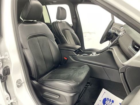 Used 2024 Jeep Grand Cherokee Altitude image 27