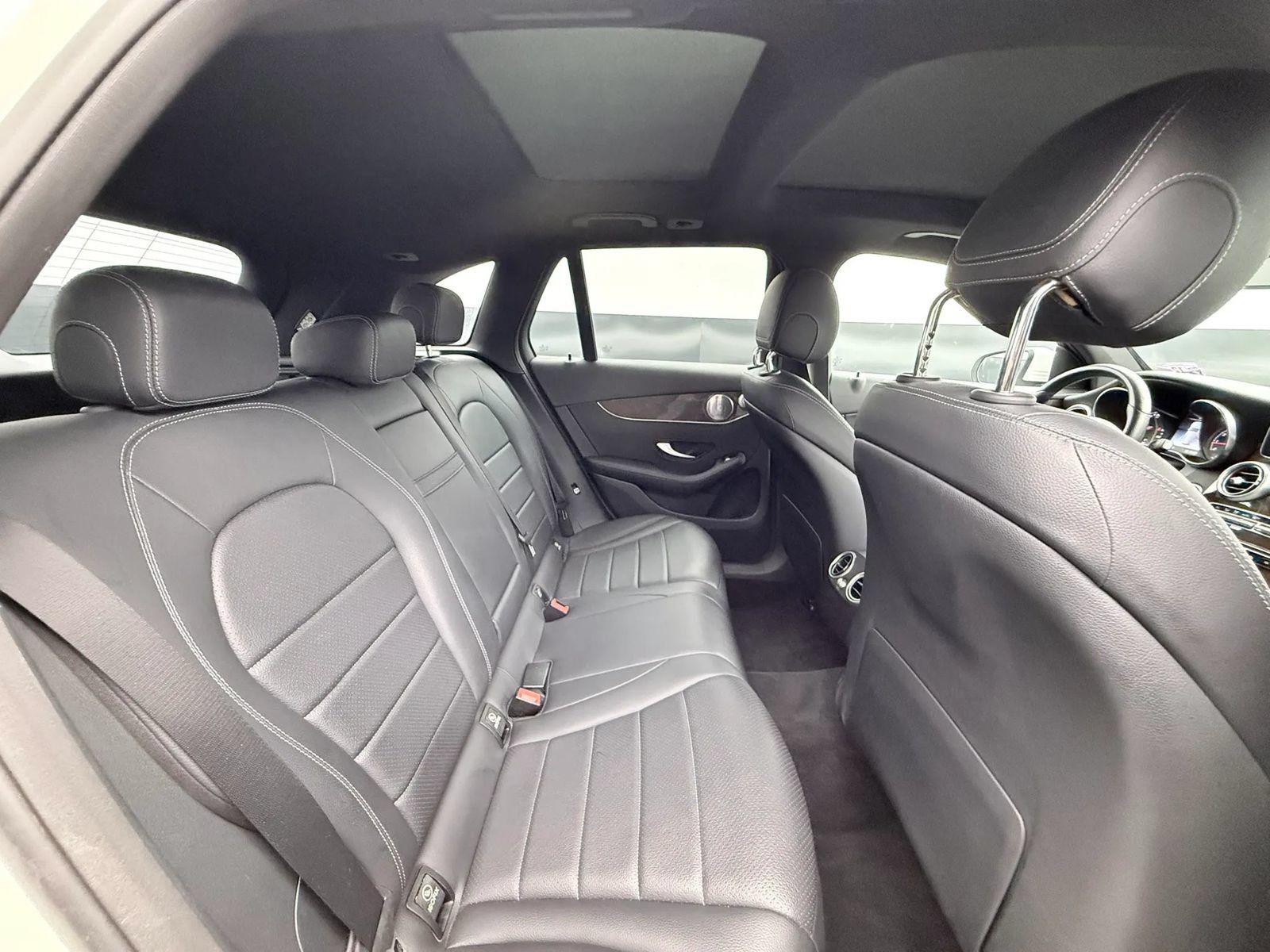 Used 2018 Mercedes-Benz GLC 300 4MATIC image 26