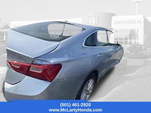 Used 2017 Chevrolet Malibu LT w/ Leather Package FWD image 2