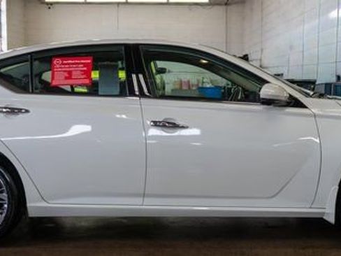 Certified 2025 Nissan Altima 2.5 SL image 5