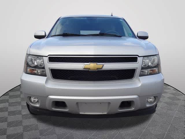 Used 2014 Chevrolet Suburban LT RWD image 5
